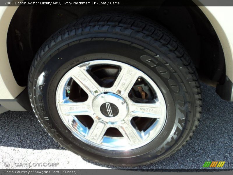 Ivory Parchment Tri-Coat / Camel 2005 Lincoln Aviator Luxury AWD