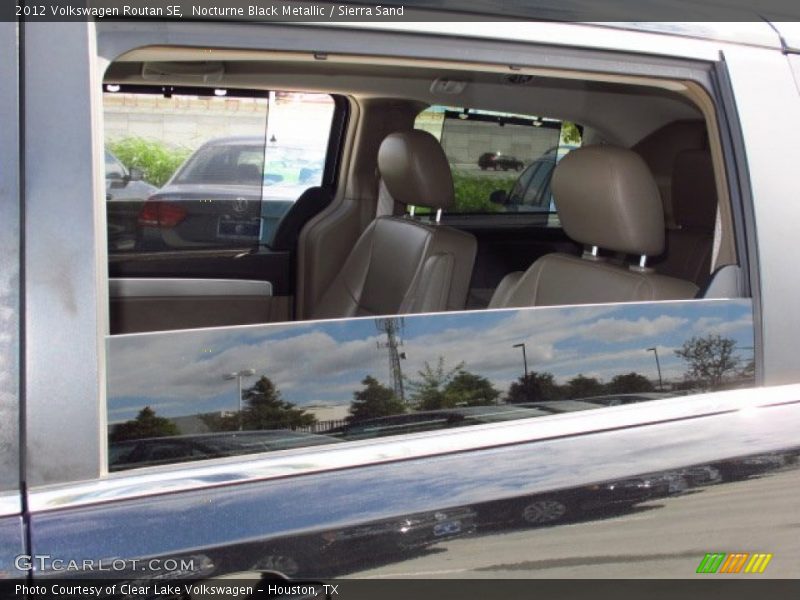 Nocturne Black Metallic / Sierra Sand 2012 Volkswagen Routan SE