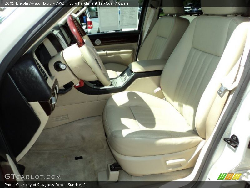 Ivory Parchment Tri-Coat / Camel 2005 Lincoln Aviator Luxury AWD