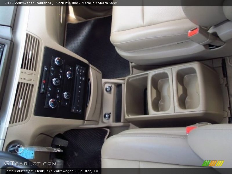 Nocturne Black Metallic / Sierra Sand 2012 Volkswagen Routan SE