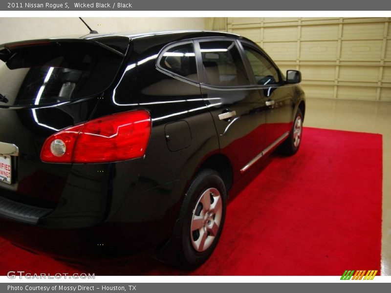Wicked Black / Black 2011 Nissan Rogue S