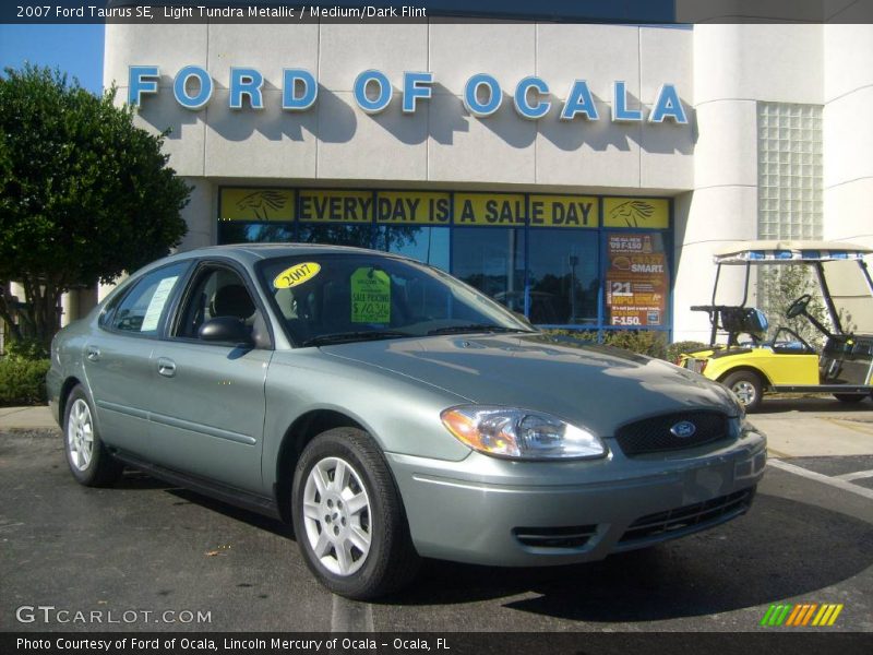 Light Tundra Metallic / Medium/Dark Flint 2007 Ford Taurus SE