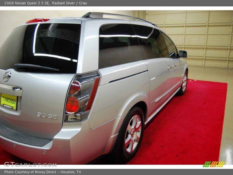 Radiant Silver / Gray 2009 Nissan Quest 3.5 SE