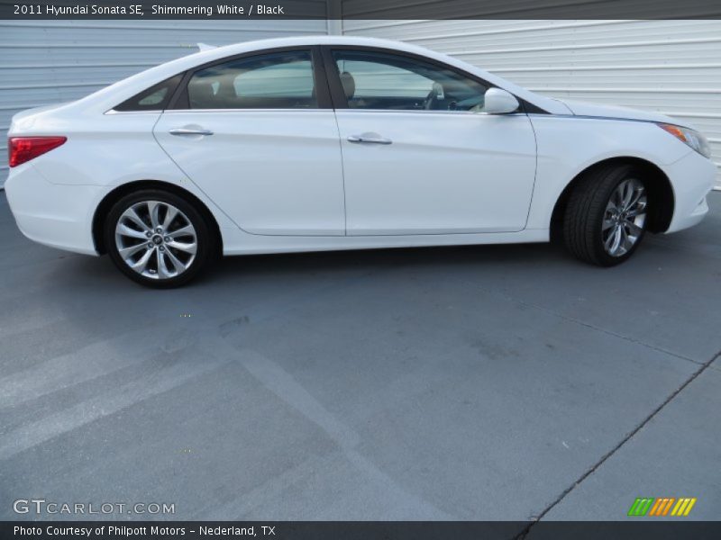 Shimmering White / Black 2011 Hyundai Sonata SE