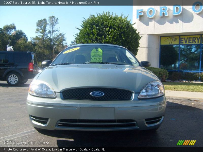 Light Tundra Metallic / Medium/Dark Flint 2007 Ford Taurus SE