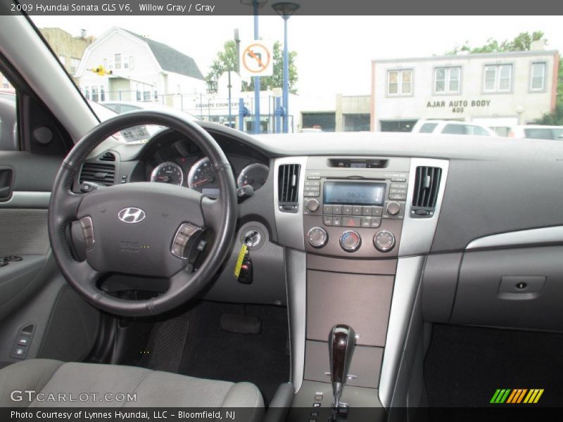 Willow Gray / Gray 2009 Hyundai Sonata GLS V6