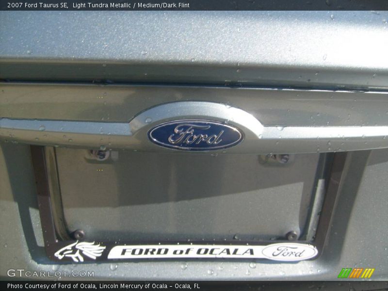Light Tundra Metallic / Medium/Dark Flint 2007 Ford Taurus SE