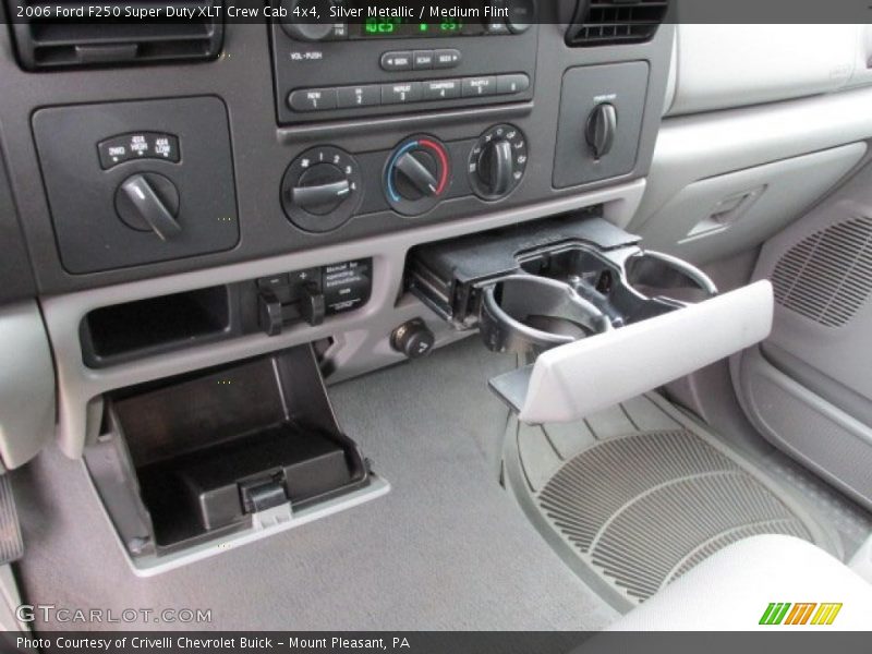 Silver Metallic / Medium Flint 2006 Ford F250 Super Duty XLT Crew Cab 4x4