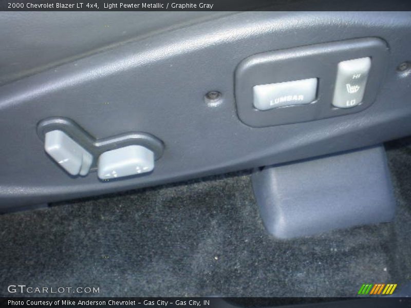 Light Pewter Metallic / Graphite Gray 2000 Chevrolet Blazer LT 4x4
