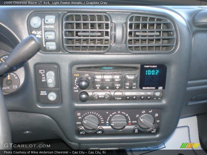 Light Pewter Metallic / Graphite Gray 2000 Chevrolet Blazer LT 4x4
