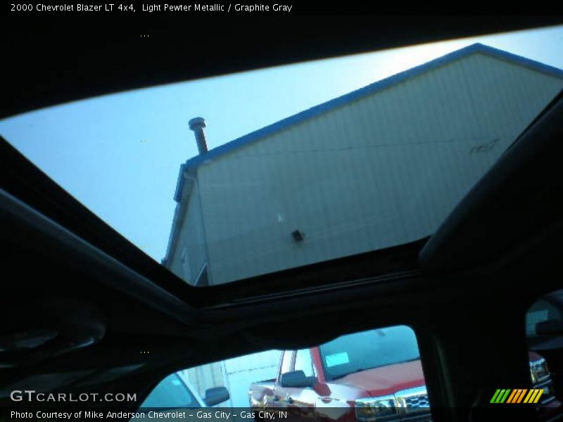 Light Pewter Metallic / Graphite Gray 2000 Chevrolet Blazer LT 4x4
