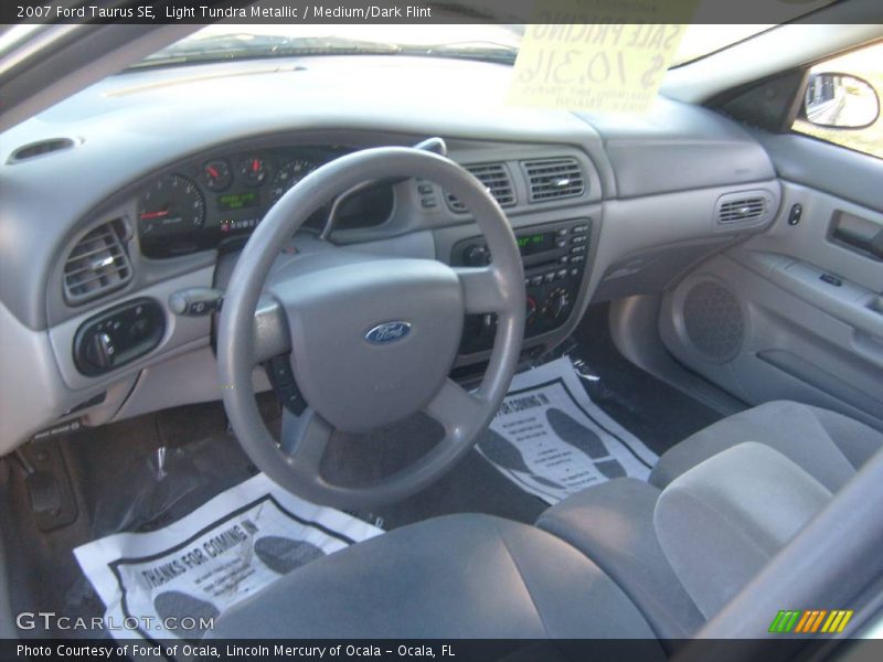 Light Tundra Metallic / Medium/Dark Flint 2007 Ford Taurus SE