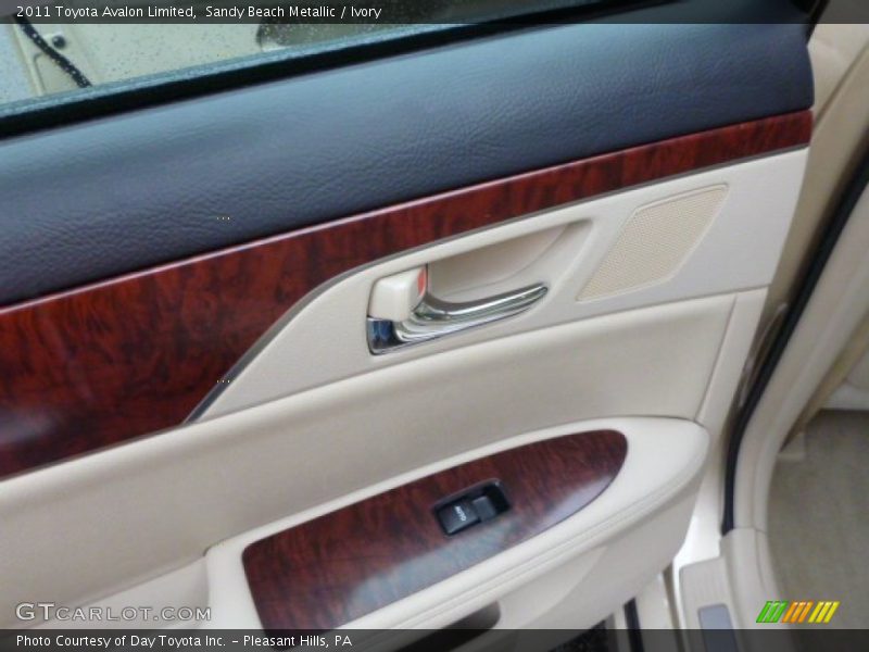 Sandy Beach Metallic / Ivory 2011 Toyota Avalon Limited