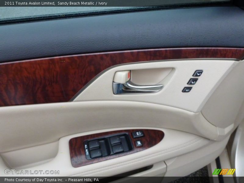Sandy Beach Metallic / Ivory 2011 Toyota Avalon Limited