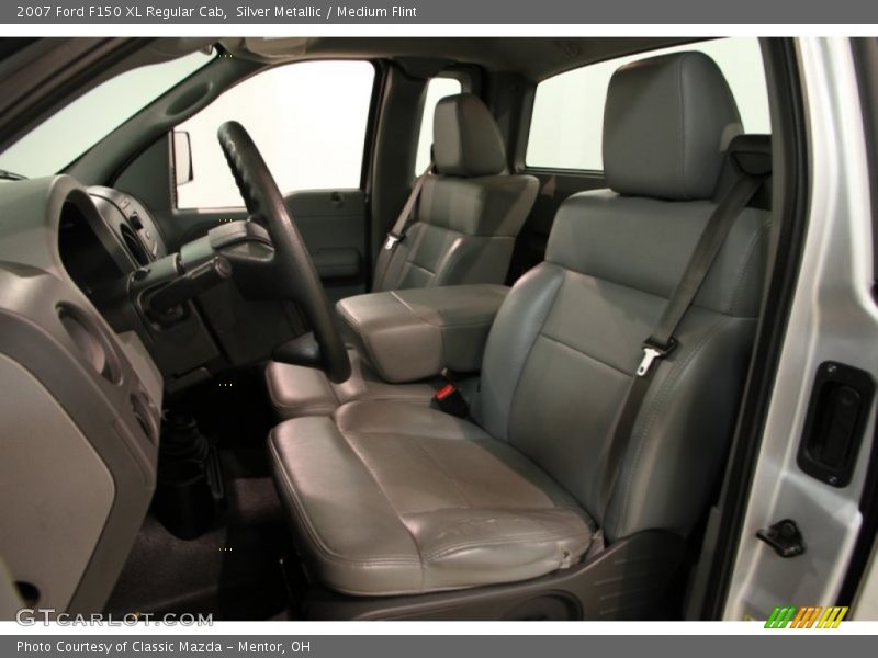 Silver Metallic / Medium Flint 2007 Ford F150 XL Regular Cab
