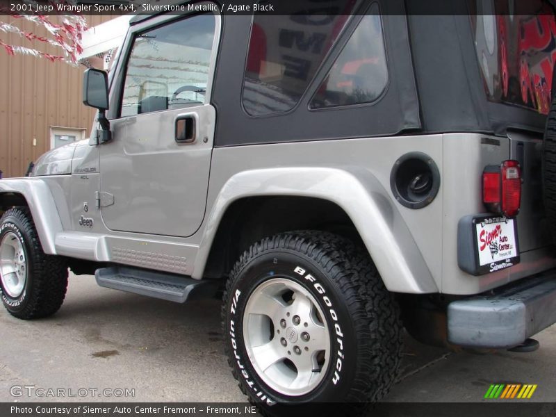 Silverstone Metallic / Agate Black 2001 Jeep Wrangler Sport 4x4