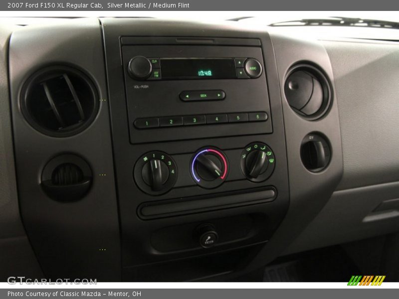 Silver Metallic / Medium Flint 2007 Ford F150 XL Regular Cab