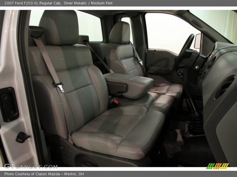 Silver Metallic / Medium Flint 2007 Ford F150 XL Regular Cab