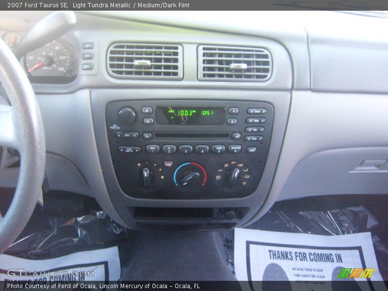 Light Tundra Metallic / Medium/Dark Flint 2007 Ford Taurus SE