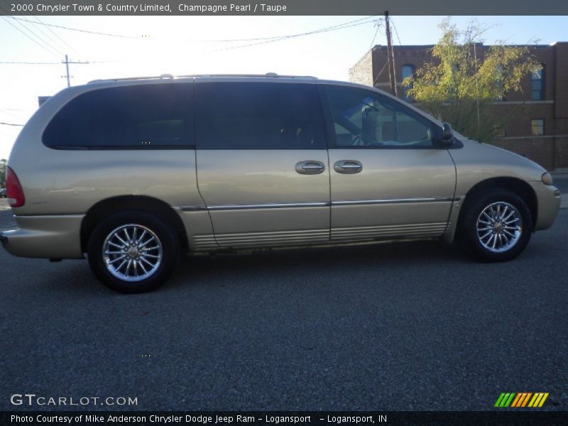 Champagne Pearl / Taupe 2000 Chrysler Town & Country Limited