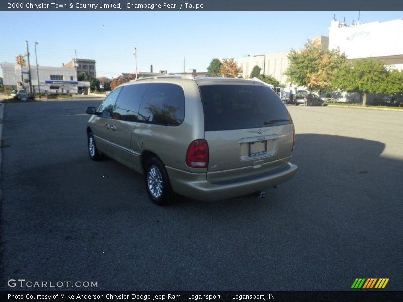 Champagne Pearl / Taupe 2000 Chrysler Town & Country Limited