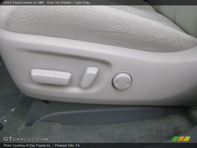 Silver Sky Metallic / Light Gray 2014 Toyota Sienna LE AWD