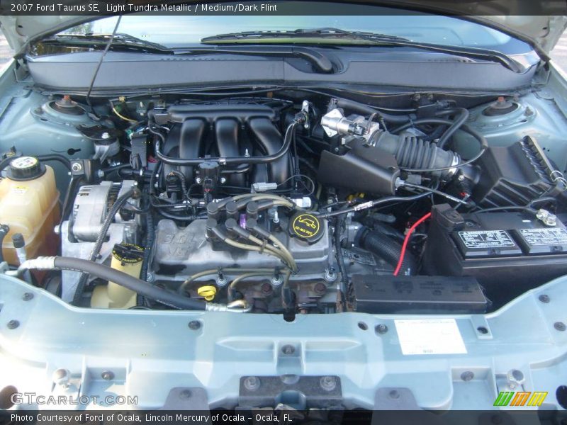 Light Tundra Metallic / Medium/Dark Flint 2007 Ford Taurus SE
