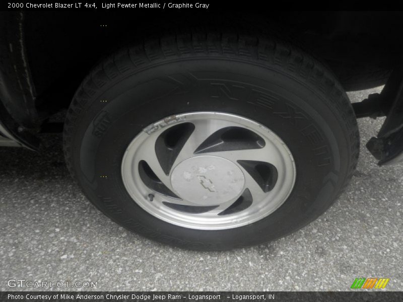 Light Pewter Metallic / Graphite Gray 2000 Chevrolet Blazer LT 4x4