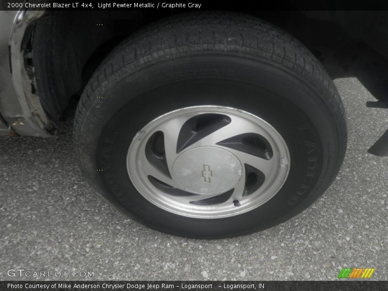 Light Pewter Metallic / Graphite Gray 2000 Chevrolet Blazer LT 4x4
