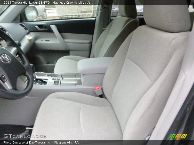 Magnetic Gray Metallic / Ash 2013 Toyota Highlander SE 4WD