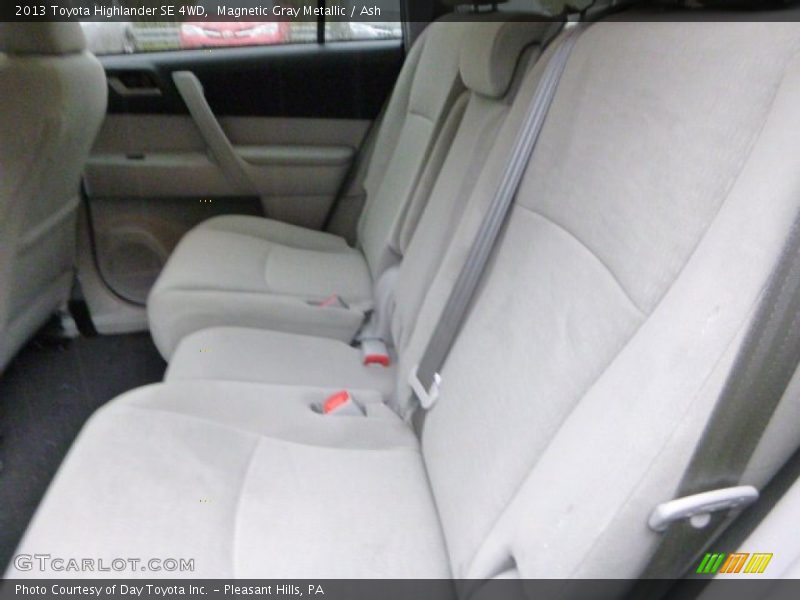 Magnetic Gray Metallic / Ash 2013 Toyota Highlander SE 4WD