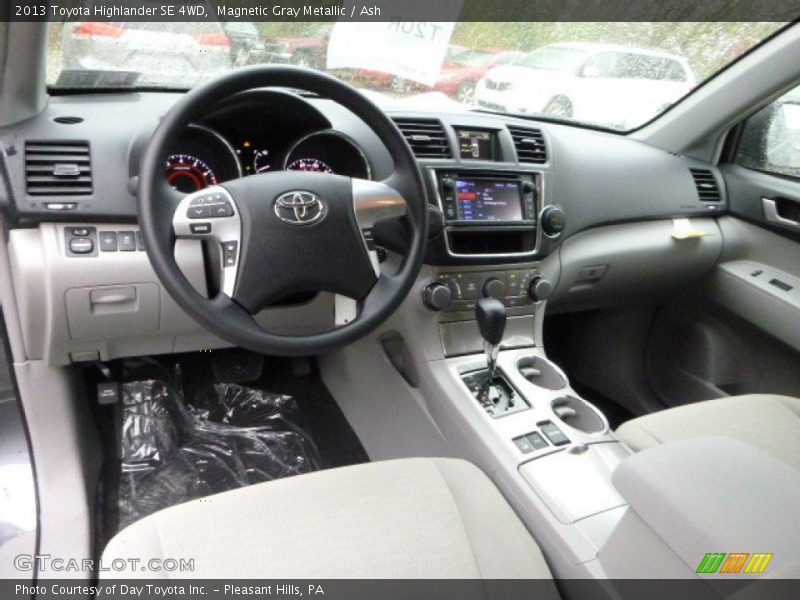 Magnetic Gray Metallic / Ash 2013 Toyota Highlander SE 4WD