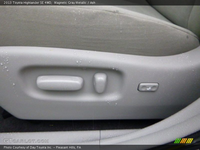 Magnetic Gray Metallic / Ash 2013 Toyota Highlander SE 4WD