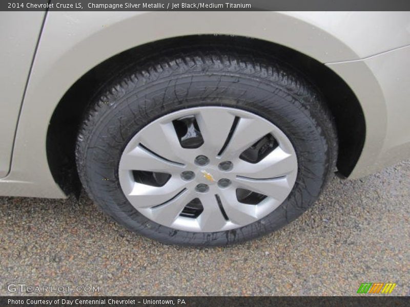 Champagne Silver Metallic / Jet Black/Medium Titanium 2014 Chevrolet Cruze LS