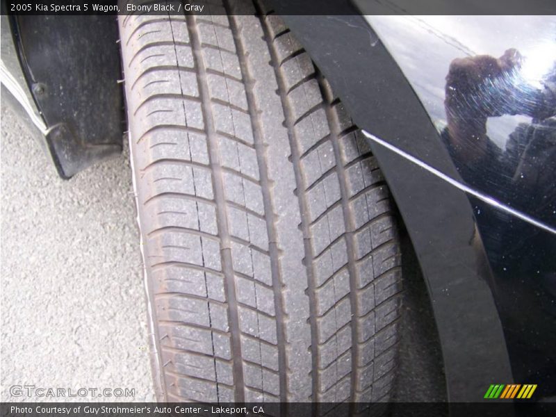 Ebony Black / Gray 2005 Kia Spectra 5 Wagon