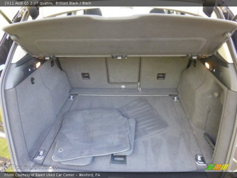 Brilliant Black / Black 2011 Audi Q5 2.0T quattro