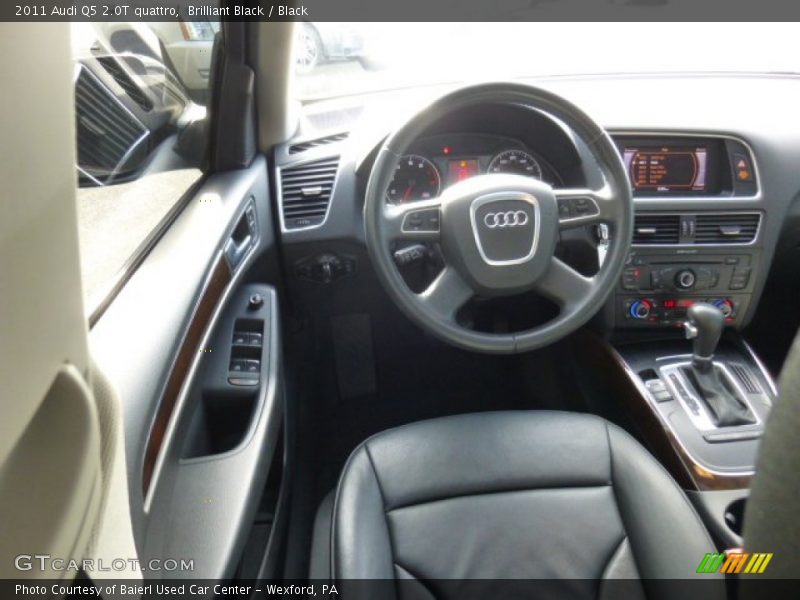 Brilliant Black / Black 2011 Audi Q5 2.0T quattro