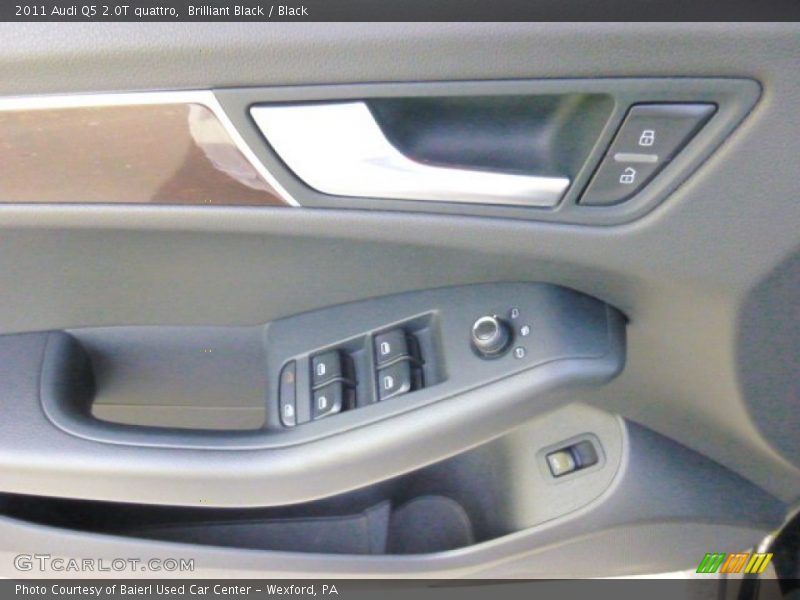 Brilliant Black / Black 2011 Audi Q5 2.0T quattro