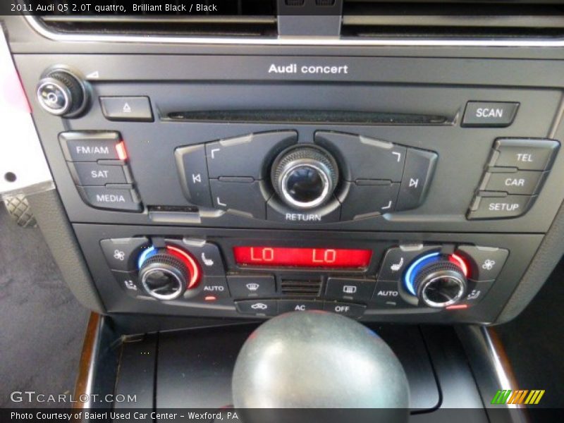 Brilliant Black / Black 2011 Audi Q5 2.0T quattro