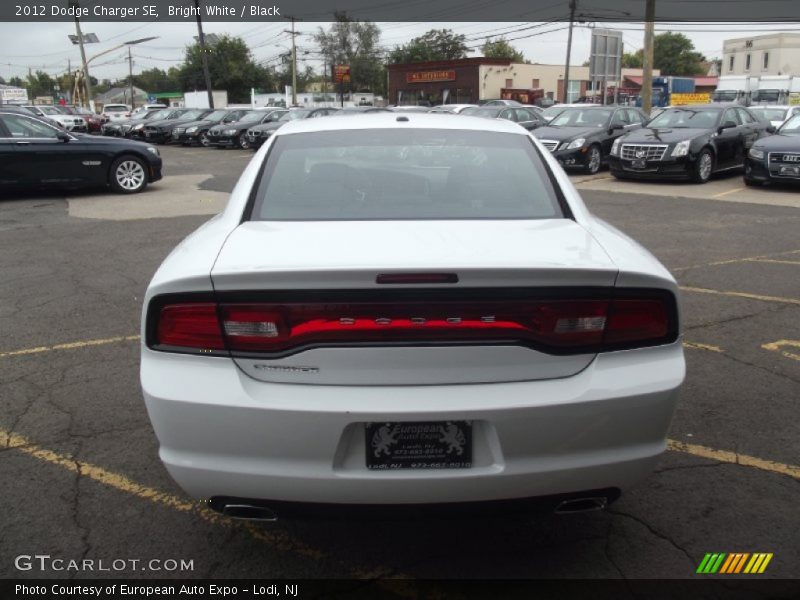 Bright White / Black 2012 Dodge Charger SE