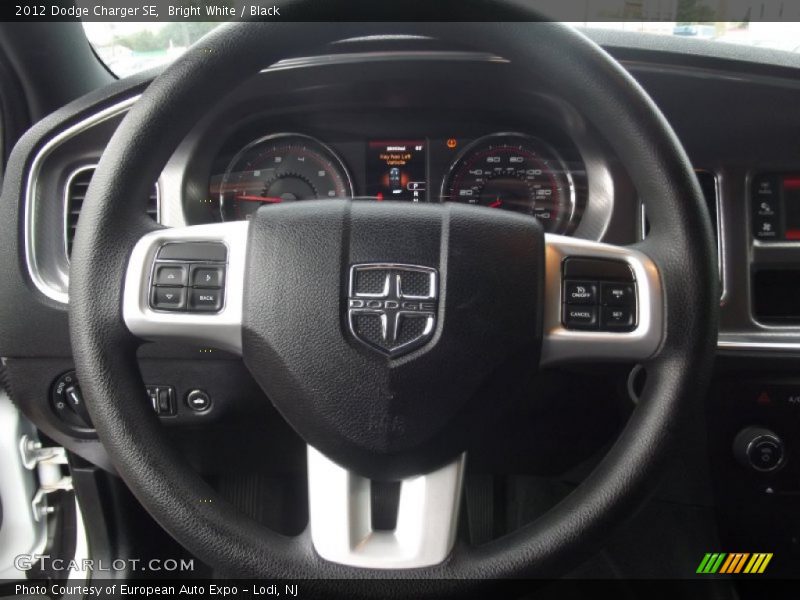 Bright White / Black 2012 Dodge Charger SE