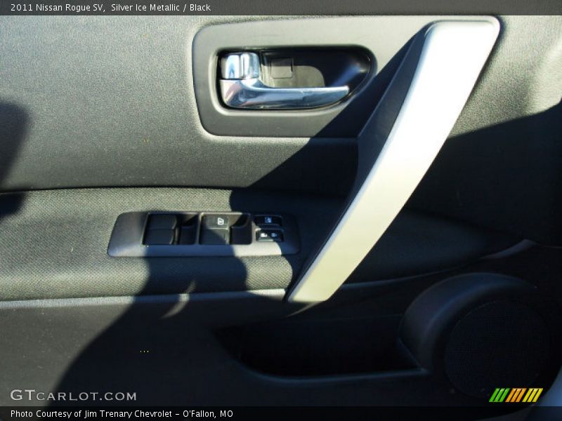 Silver Ice Metallic / Black 2011 Nissan Rogue SV