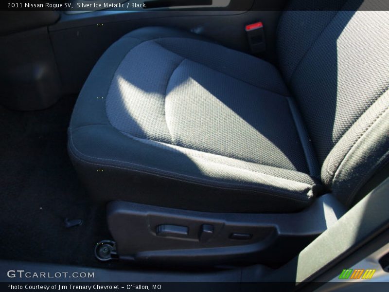 Silver Ice Metallic / Black 2011 Nissan Rogue SV