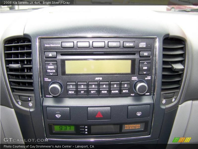 Bright Silver / Gray 2008 Kia Sorento LX 4x4