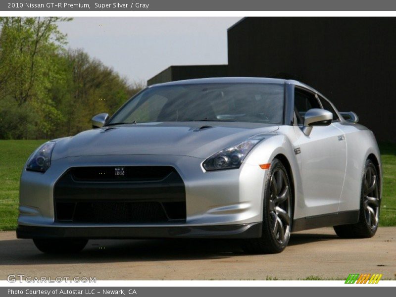 Front 3/4 View of 2010 GT-R Premium