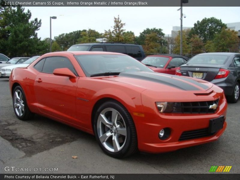 Front 3/4 View of 2011 Camaro SS Coupe
