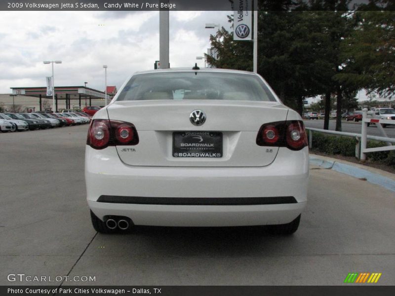 Candy White / Pure Beige 2009 Volkswagen Jetta S Sedan