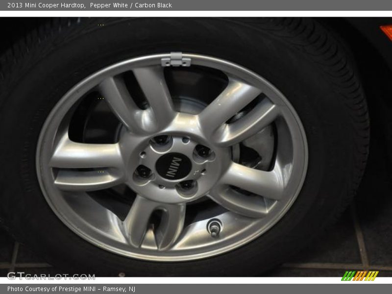 Pepper White / Carbon Black 2013 Mini Cooper Hardtop