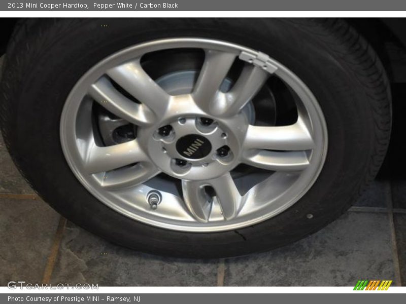 Pepper White / Carbon Black 2013 Mini Cooper Hardtop