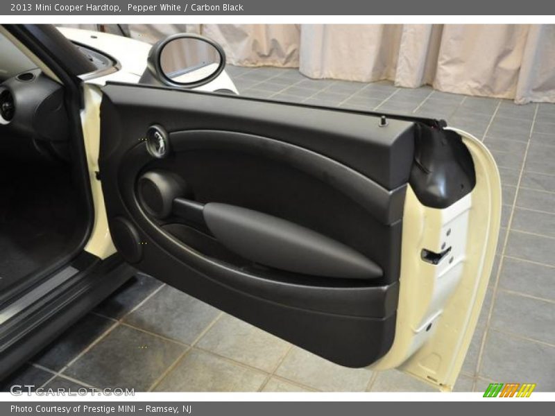 Pepper White / Carbon Black 2013 Mini Cooper Hardtop